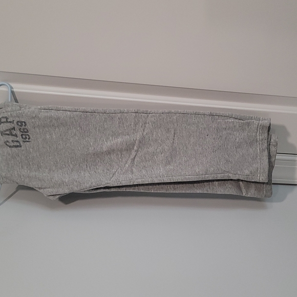Gap Kids boys medium regular gray sweatpants. - Picture 3 of 3